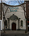 TQ1571 : Lloyd's Bank, Teddington by Jim Osley