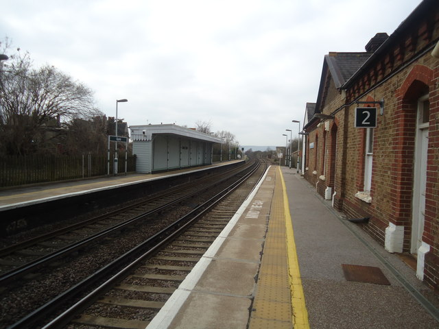 Glynde railway station © Stacey Harris cc-by-sa/2.0 :: Geograph Britain ...