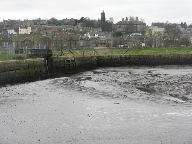 Bo'ness Harbour © M J Richardson cc-by-sa/2.0 :: Geograph Britain and ...