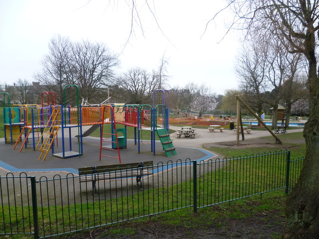 Playground in Valley Gardens © Marathon cc-by-sa/2.0 :: Geograph ...