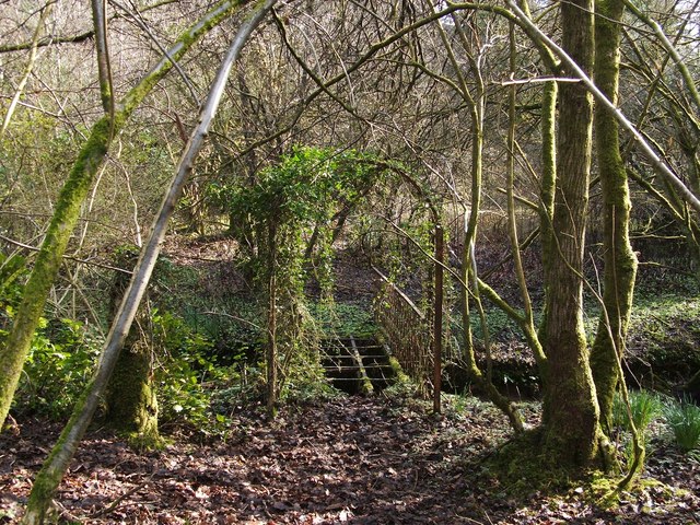 Iron footbridge in Kilmahew Estate