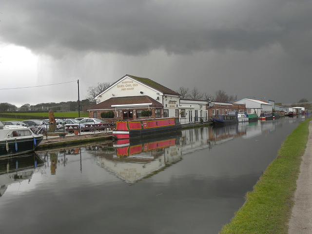 Bridgewater Canal Barn Owl Inn C David Dixon Cc By Sa 2 0