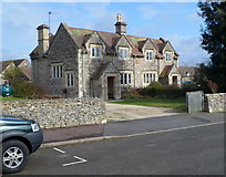 ST9897 : Houses on the corner of Station Road and Windmill Road, Kemble by Jaggery
