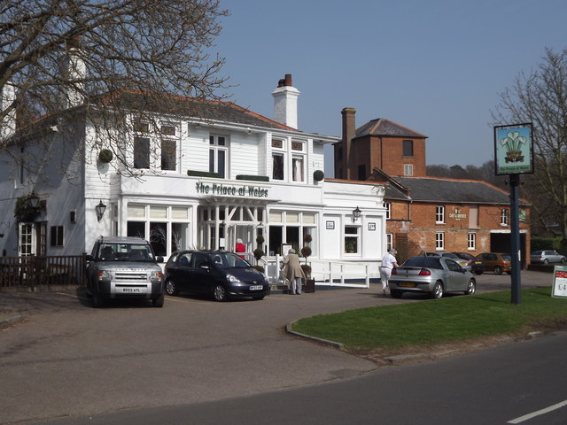 The Prince of Wales, West End © Colin Smith :: Geograph Britain and Ireland