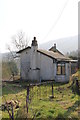 Derelict hut on Daisy Bank Road