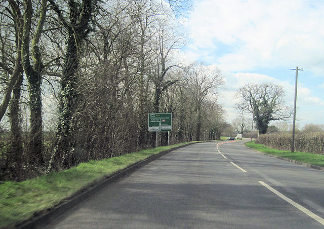 A418 west at Budnall Farm junction