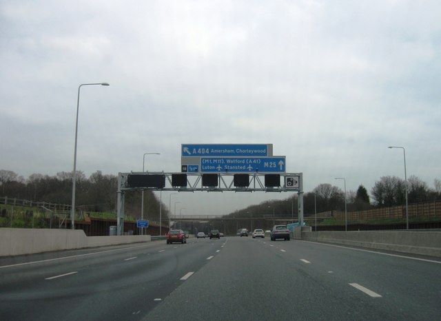 M25, clockwise approaching junction 18 © Alex McGregor cc-by-sa/2.0 ...