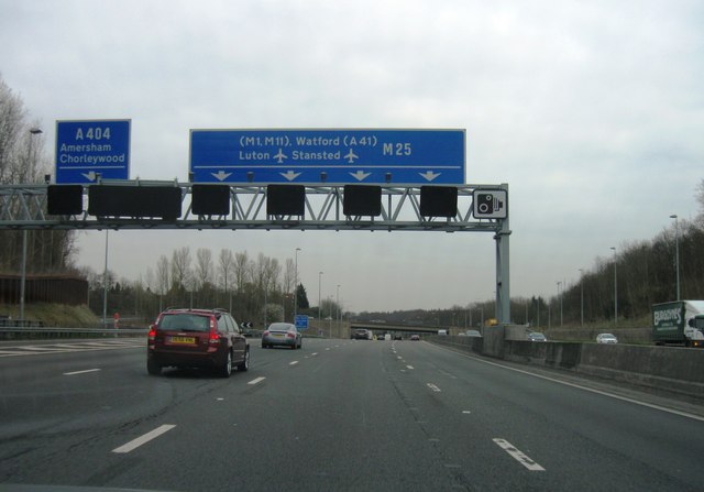 M25, clockwise junction 18 © Alex McGregor cc-by-sa/2.0 :: Geograph ...