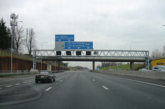 M25, clockwise junction 20 © Alex McGregor :: Geograph Britain and Ireland