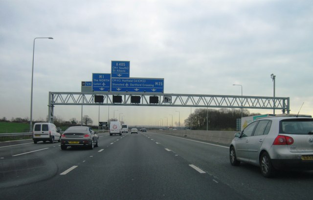 M25, clockwise approaching junction 21 © Alex McGregor :: Geograph ...