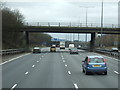 Broad Lane crosses the M40