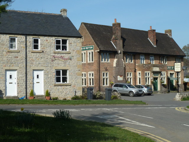 Shoulder of Mutton, Bradwell © Andrew Hill :: Geograph Britain and Ireland