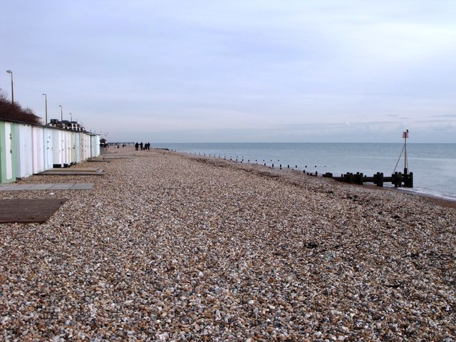 Beach at Bognor Regis © nick macneill cc-by-sa/2.0 :: Geograph Britain