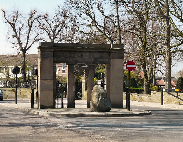Woodbank Memorial Park Entrance