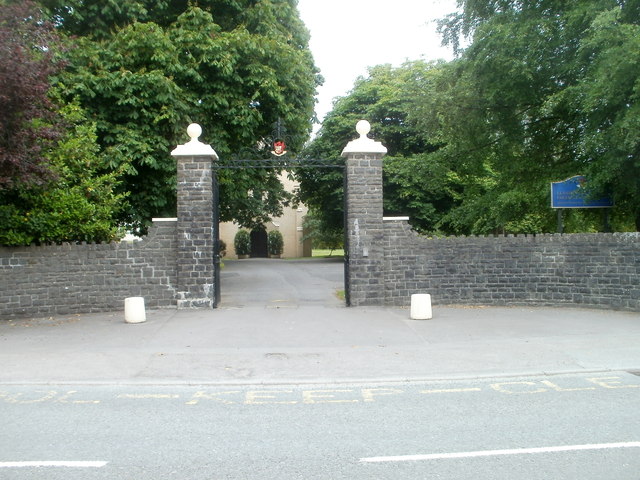 Queensway entrance to Llandovery College