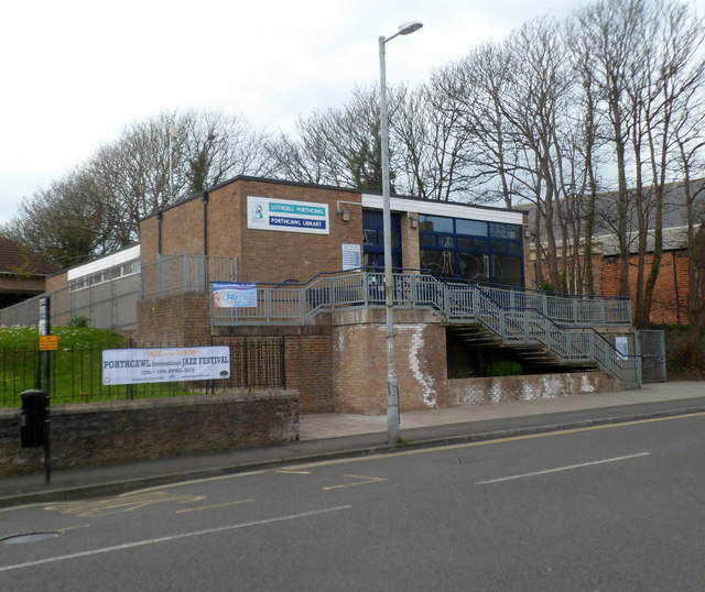 Porthcawl Library © Jaggery :: Geograph Britain and Ireland