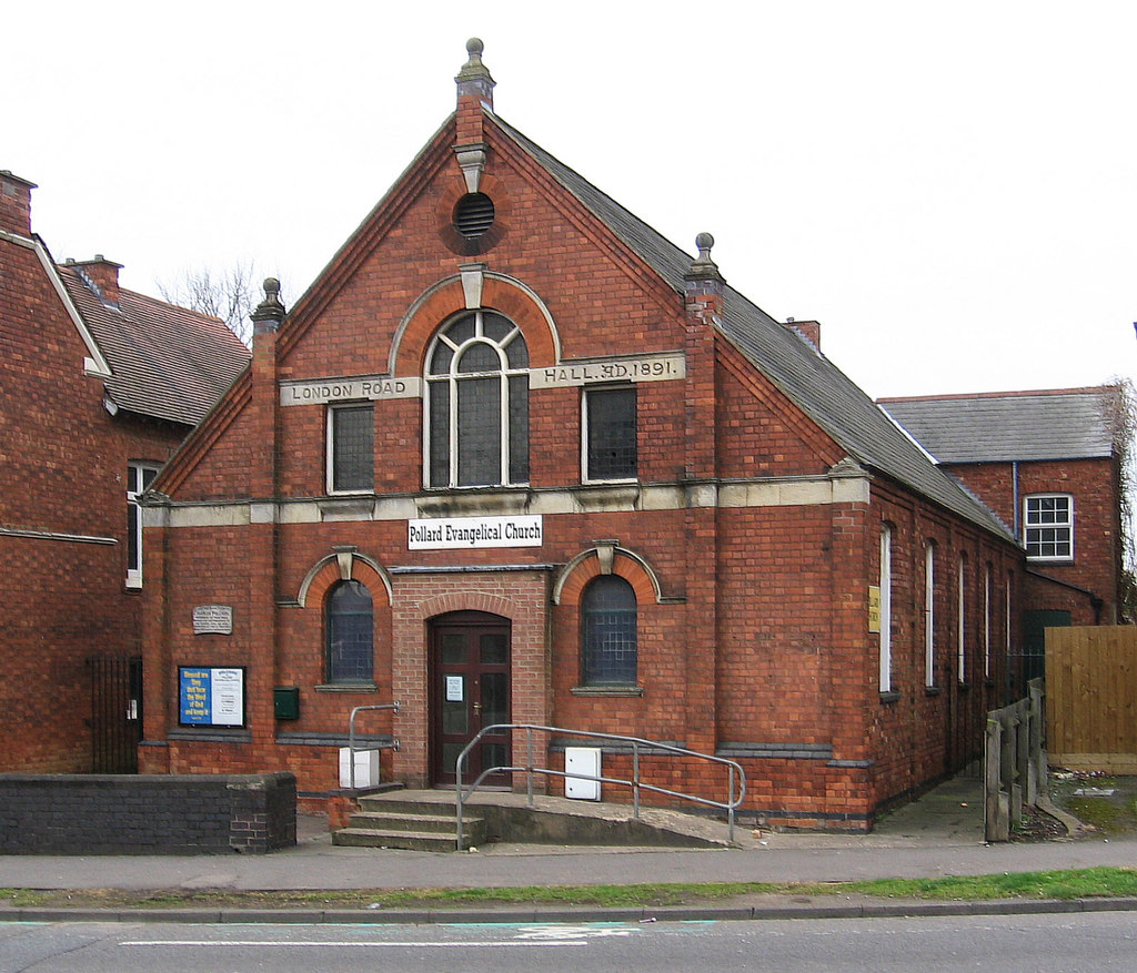 Kettering - London Road Hall © Dave Bevis cc-by-sa/2.0 :: Geograph