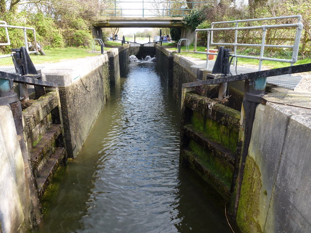 Looking along Marmont Priory Lock near Upwell