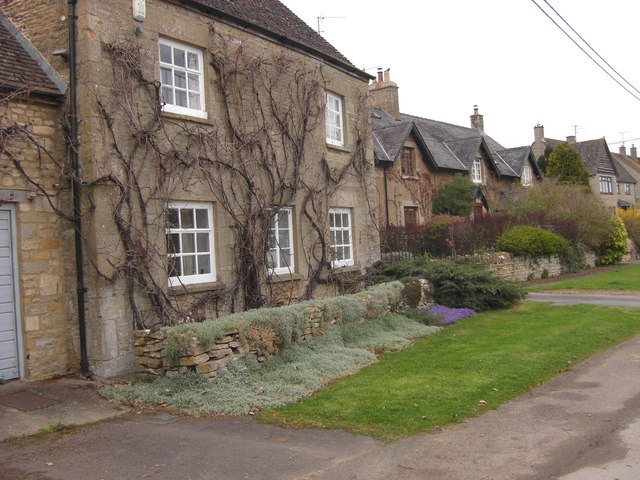 Row of cottages in Lyneham