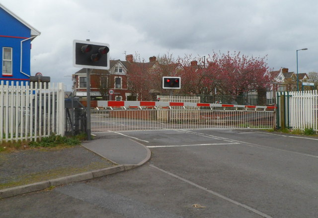 Barriers down, Glanmor Road level... © Jaggery cc-by-sa/2.0 :: Geograph ...