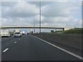 TL0912 : M1 motorway - Nicholls Farm accommodation bridge by Peter Whatley