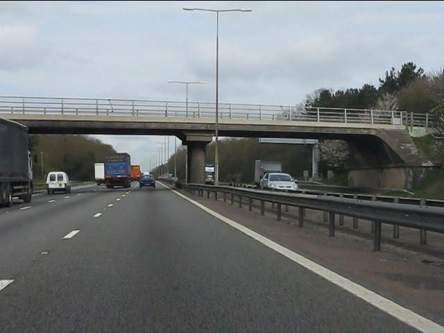 M1 motorway - Forest Road bridge, Hartwell