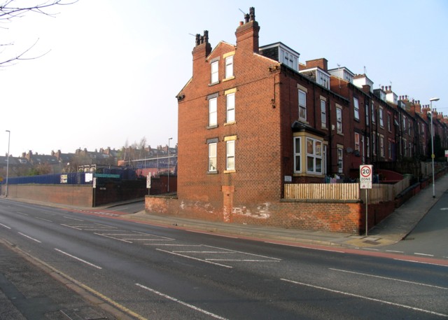 back-to-back-housing-andrew-tatlow-geograph-britain-and-ireland