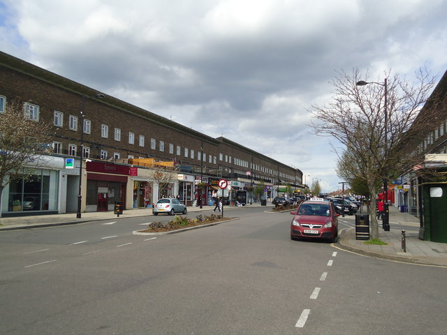 The Broadway, Debden © Stacey Harris cc-by-sa/2.0 :: Geograph Britain ...