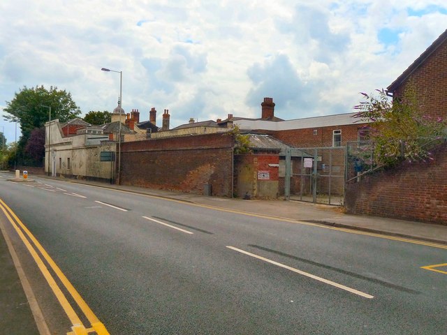 Salisbury - Old Manor Hospital © Chris Talbot Cc-by-sa 2.0 :: Geograph 