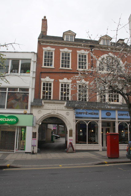 Entrance archway to Eldon Chambers,... © Roger Templeman cc-by-sa/2.0 ...