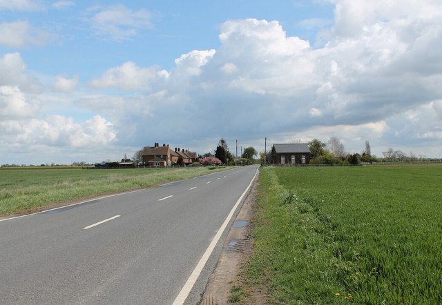 Armtree Road (B1184) towards Langrick