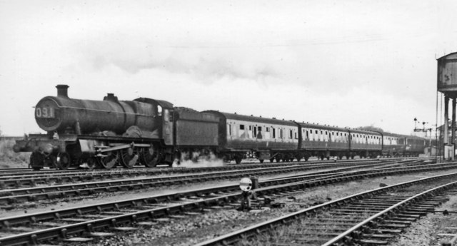 Nottingham - Bournemouth West express... © Ben Brooksbank cc-by-sa/2.0 ...