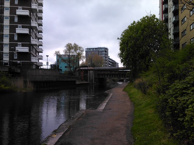 Flats on Carr Street, viewed from the Regent's Canal