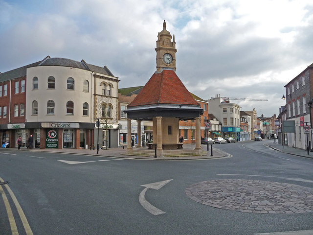 Newbury - Clock Tower © Chris Talbot cc-by-sa/2.0 :: Geograph Britain ...