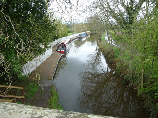 Canal moorings at Hindford Bridge