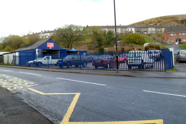 J.J. Motor Repairs, Senghenydd © Jaggery cc-by-sa/2.0 :: Geograph ...