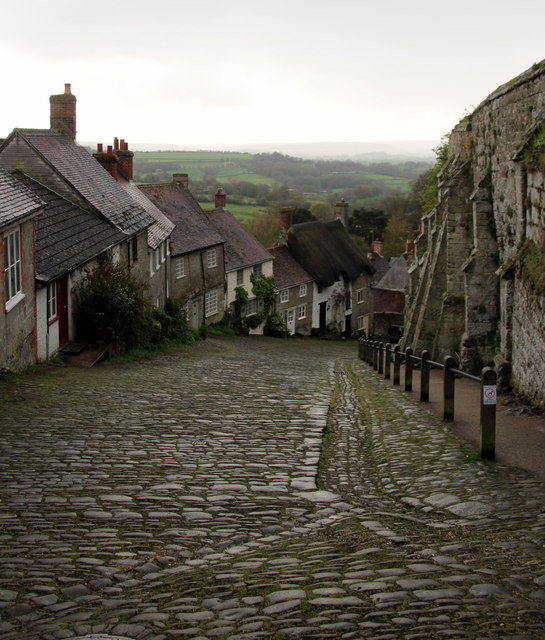 Gold Hill, Shaftesbury, Dorset © Christine Matthews cc-by-sa/2.0 ...