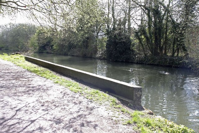 Retaining wall on the Kennet