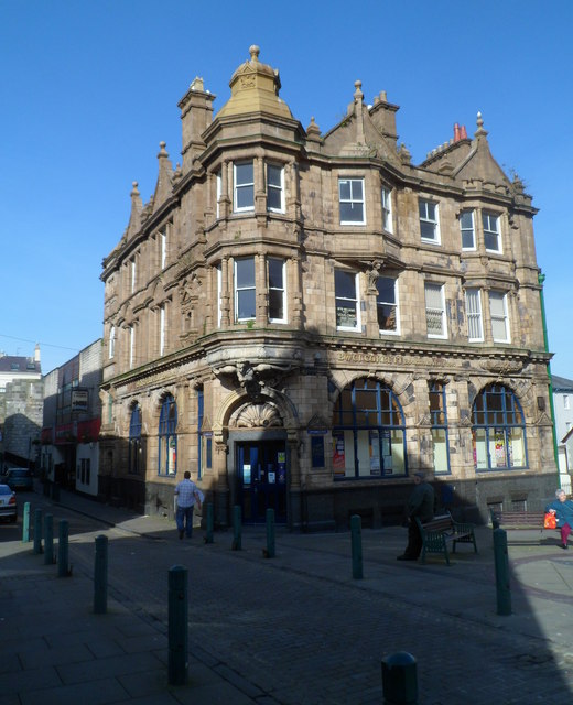 Grade II listed former Lloyds Bank,... © Jaggery cc-by-sa/2.0 :: Geograph Britain and Ireland