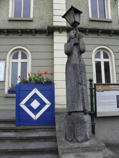 Sculpture, Belturbet Town Hall (2)