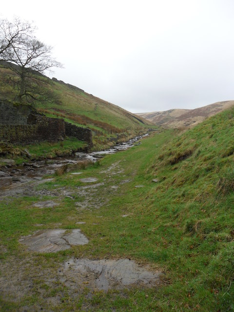 Redbrook Clough, Eastergate Bridge © Samantha Waddington cc-by-sa/2.0 ...