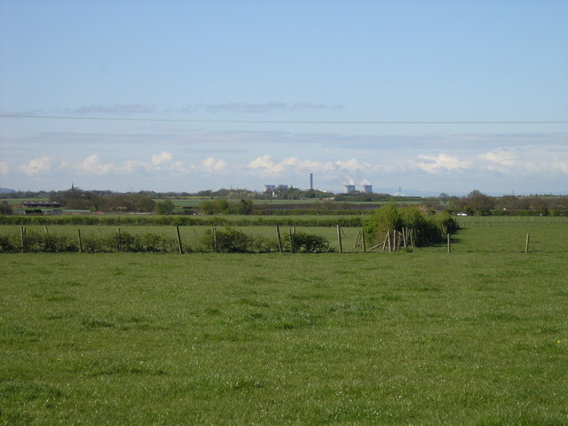 View over farmland to Fiddler's Ferry power station