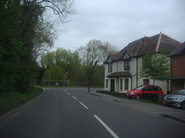 Reading Road, Eversley © David Howard :: Geograph Britain and Ireland