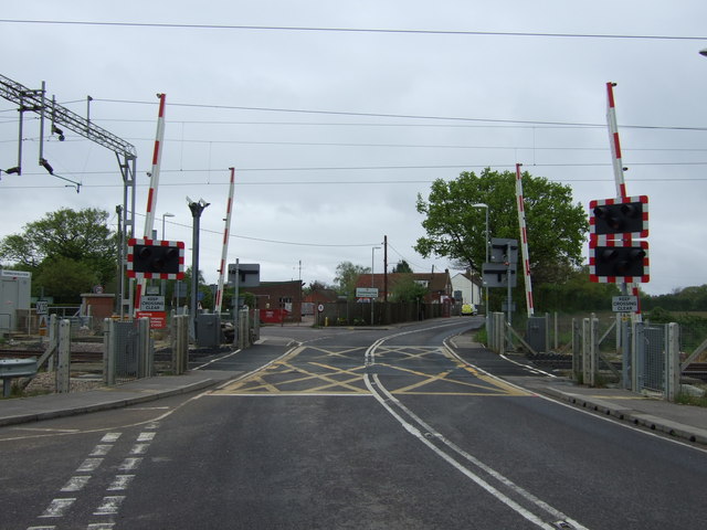 Level crossing, Frating Road © JThomas :: Geograph Britain and Ireland