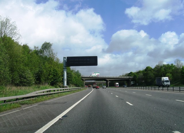 M1 junction 35 © Alex McGregor cc-by-sa/2.0 :: Geograph Britain and Ireland