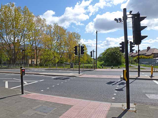 Toucan crossing on Benton Road © Oliver Dixon :: Geograph Britain and ...