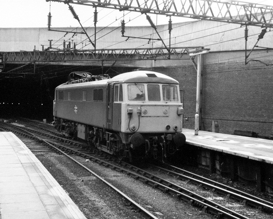 Class 86 at Birmingham New Street Station, 1981
