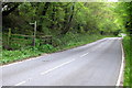 Footpath off the road to Dunstable Downs