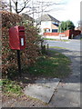 New Milton: postbox № BH25 132, Kennard Road