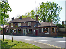 TQ8344 : The White Horse, Headcorn by Robin Webster